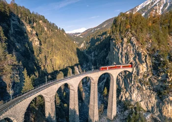 Bernina- & Glacier-Express First Class