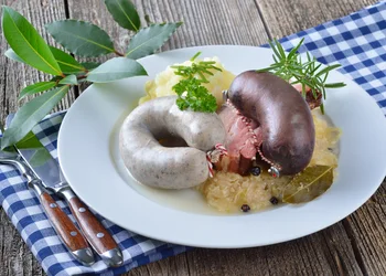 Schlachtplatte satt im Schwarzwald