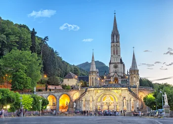 Pilgerreise nach Lourdes mit Pater Ghislain Eklou