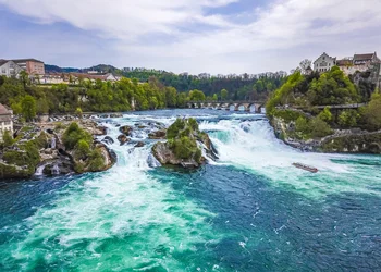 Rheinfall Schaffhausen entdecken: Europas größter Wasserfall aus drei Perspektiven