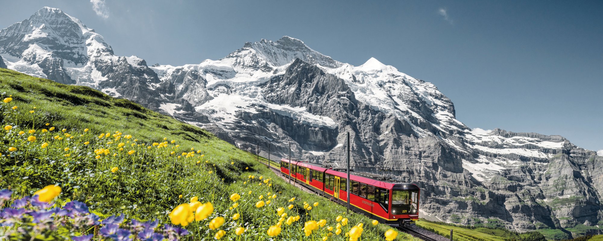 Jungfraubahn vor Mönch und Jungfrau
