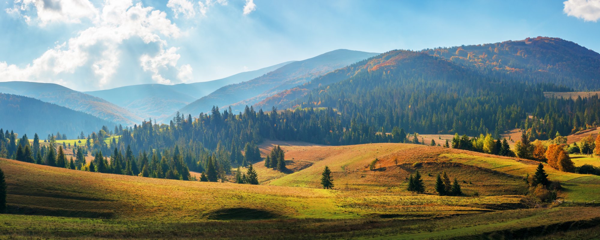 Herbstlandschaft in den Karpaten